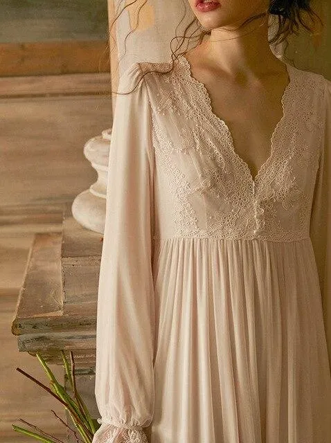 2019 Autumn Sleepwear Vintage White Cotton Nightgown Plus Size Women Home Wear Night Dress Ladies Nightwear Lingerie Nighty T555