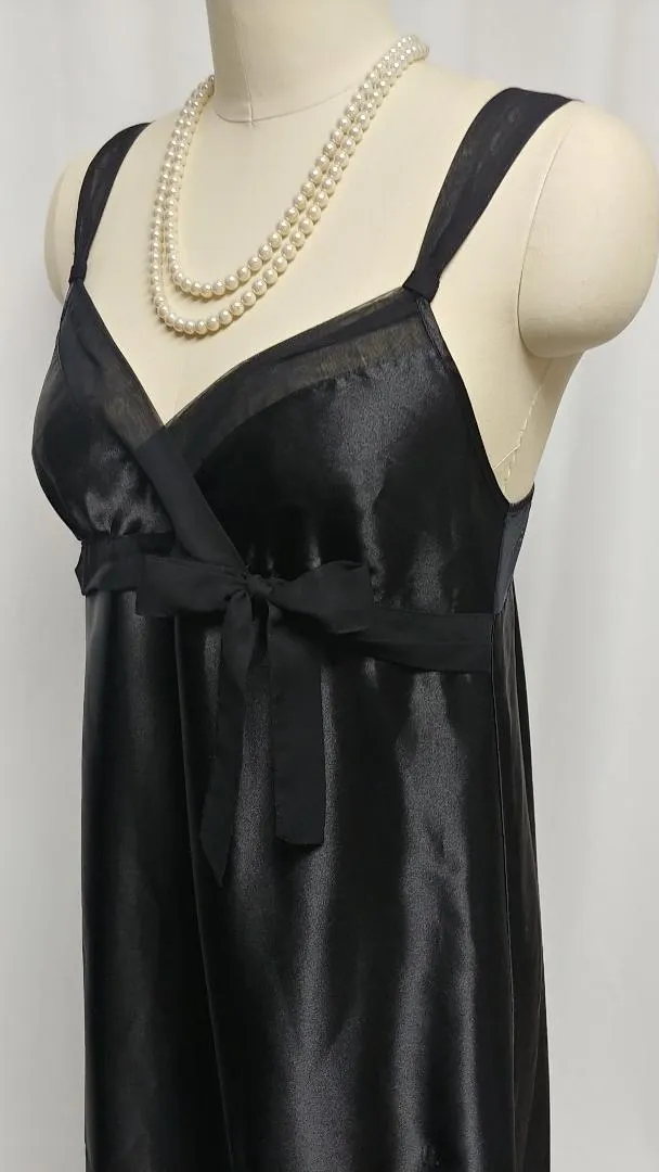 *MORGAN TAYLOR INTIMATES BLACK & CHAMPAGNE SATIN FLORAL WITH BUTTERFLIES NIGHTGOWN ADORNED WITH BOW