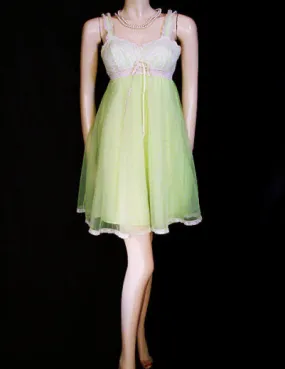 *VINTAGE RARE COLOR OLGA LACE BUILT-IN BRA DOUBLE NYLON "SLEEPING PRETTY" NIGHTGOWN IN LIMEADE